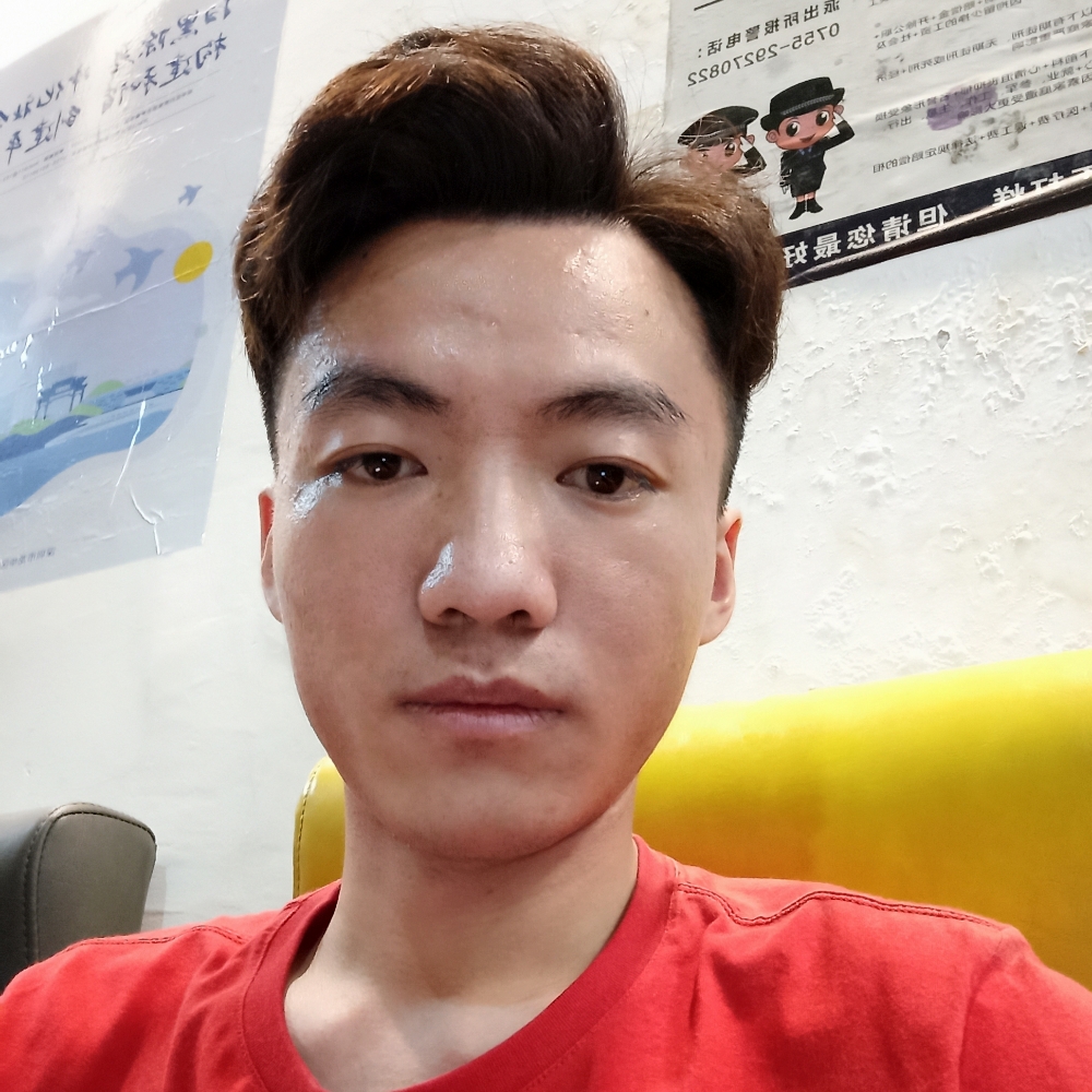 宝贝浅吻慈祥的照片