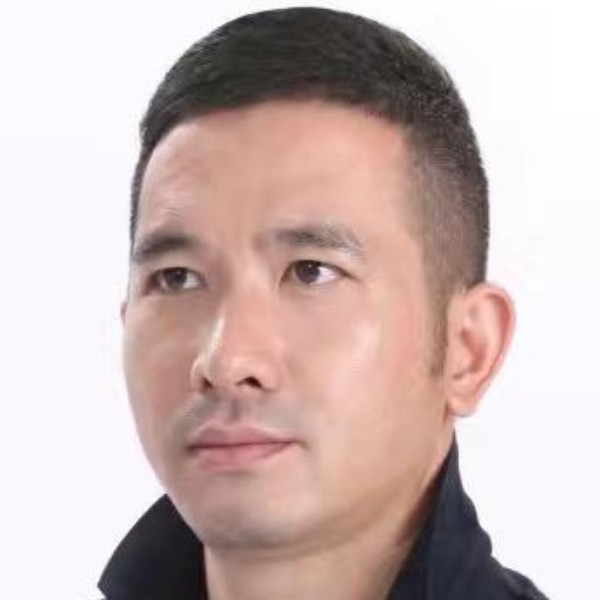 一盏孤灯照人世的照片