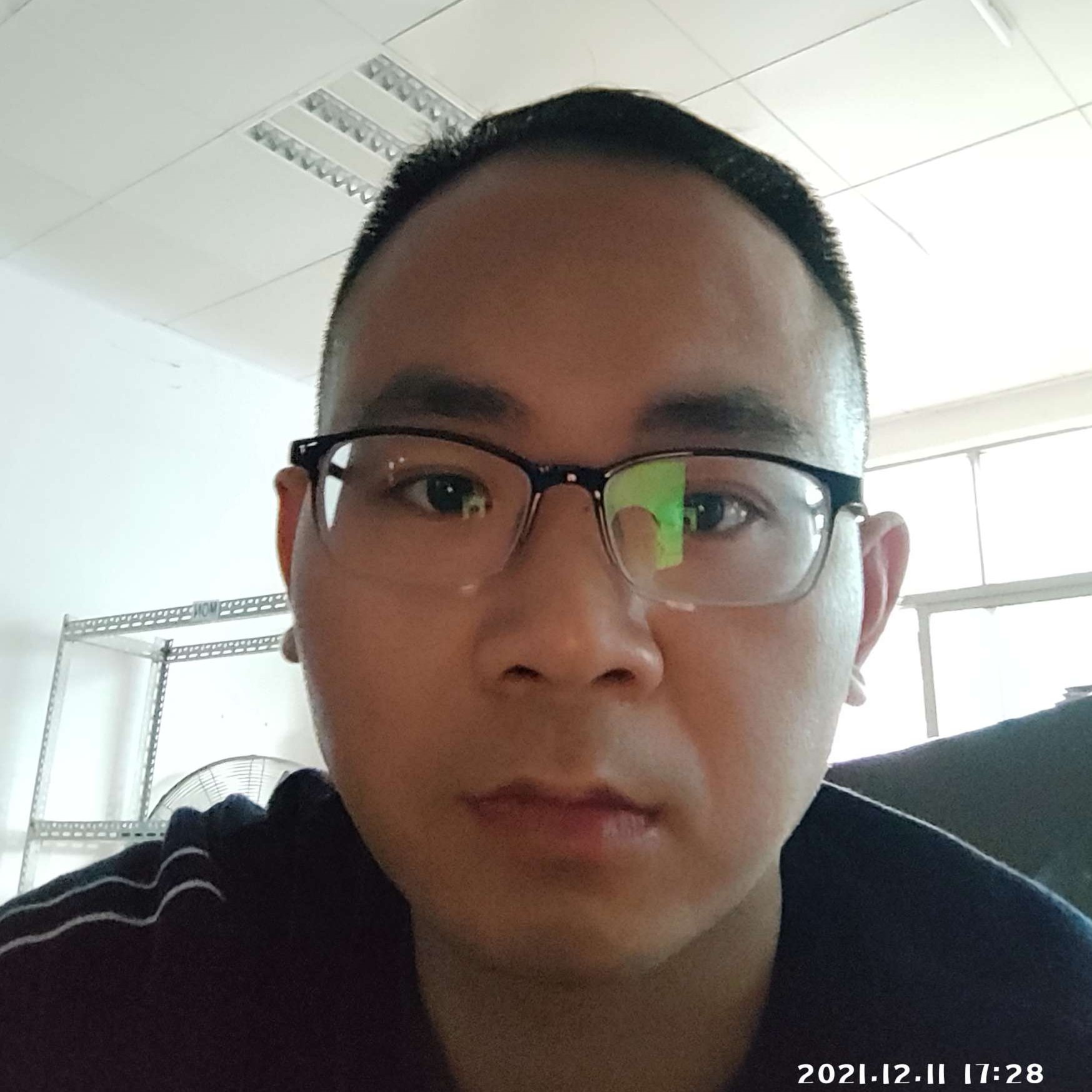 发箍泪了结实的照片