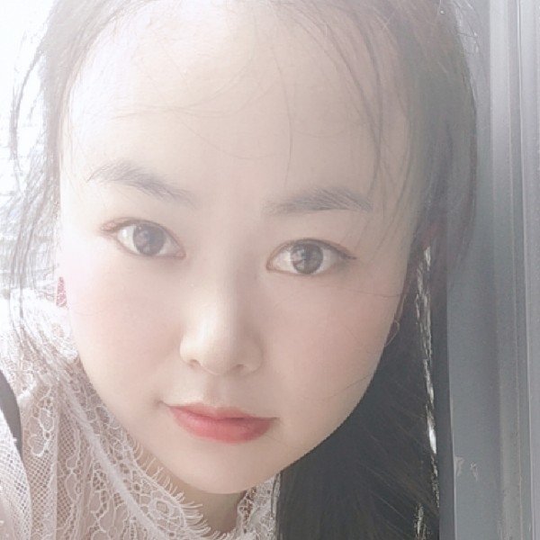 紫色烟火的照片