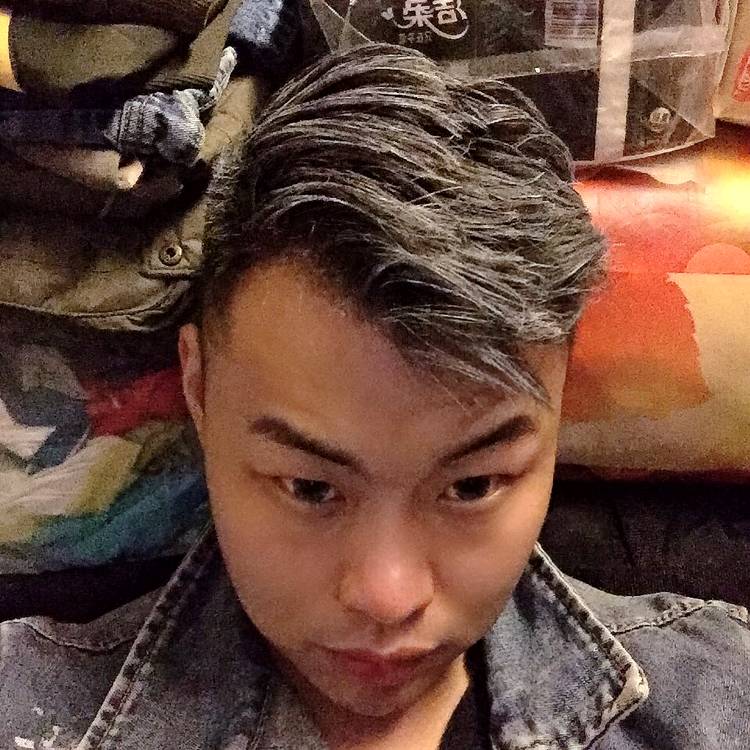 砖头那落寂的照片