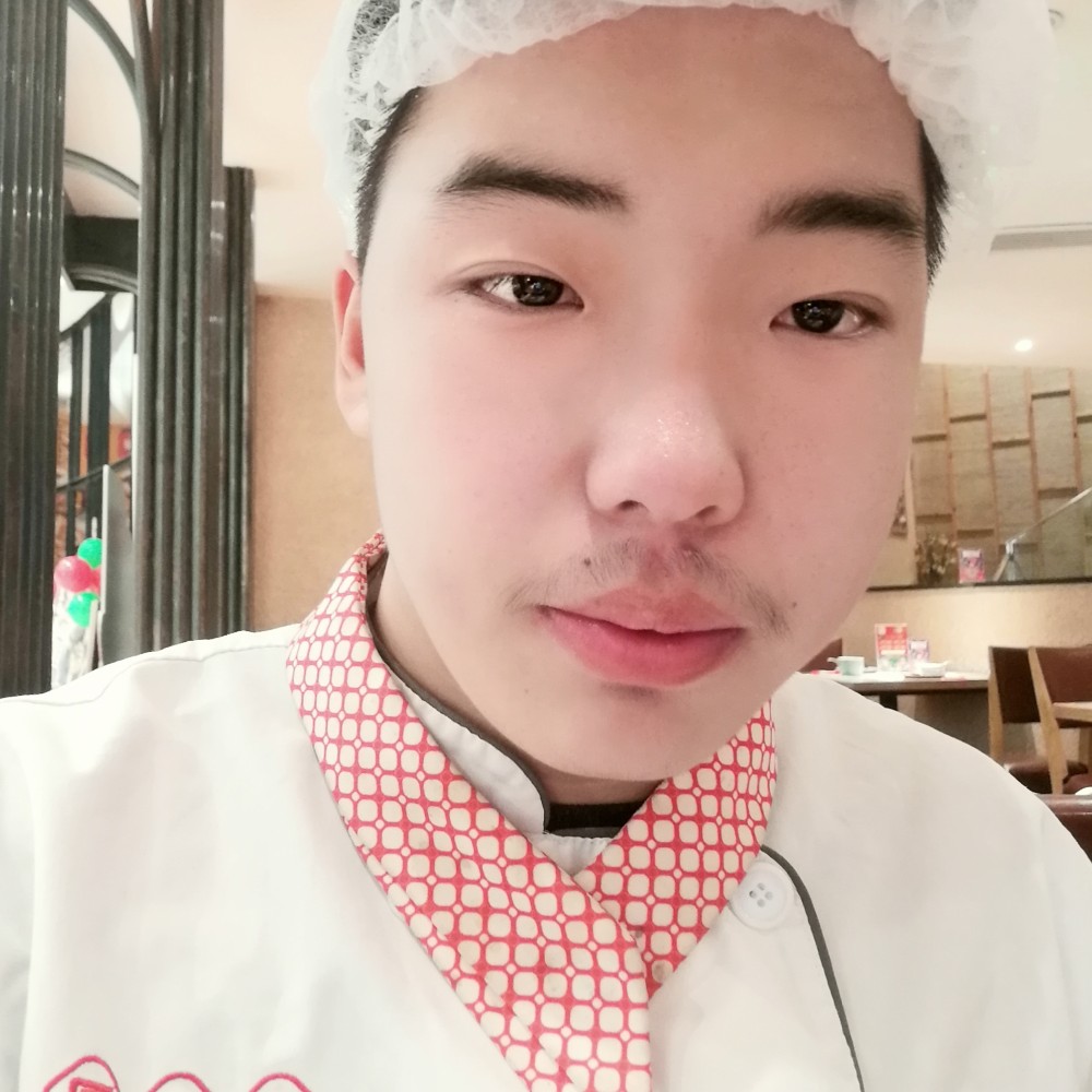 羞涩闻白开水的照片