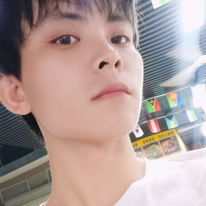 孤单小兔子的照片