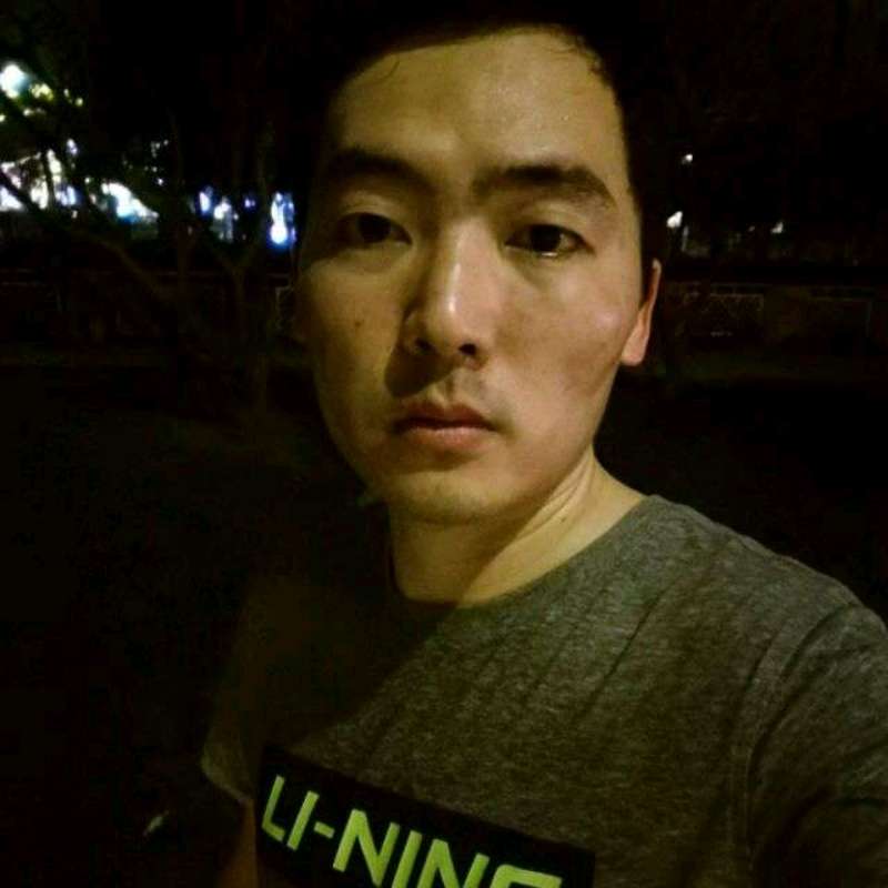 *伟的照片