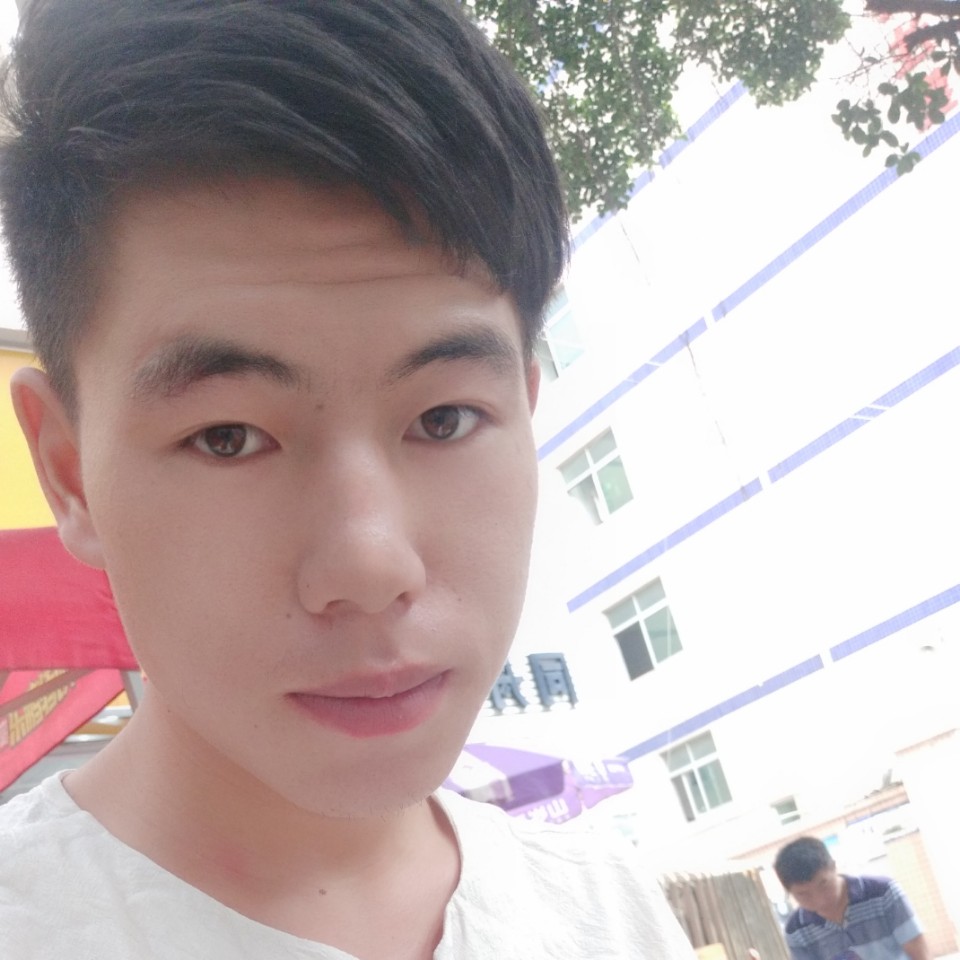树叶拿彼年的照片