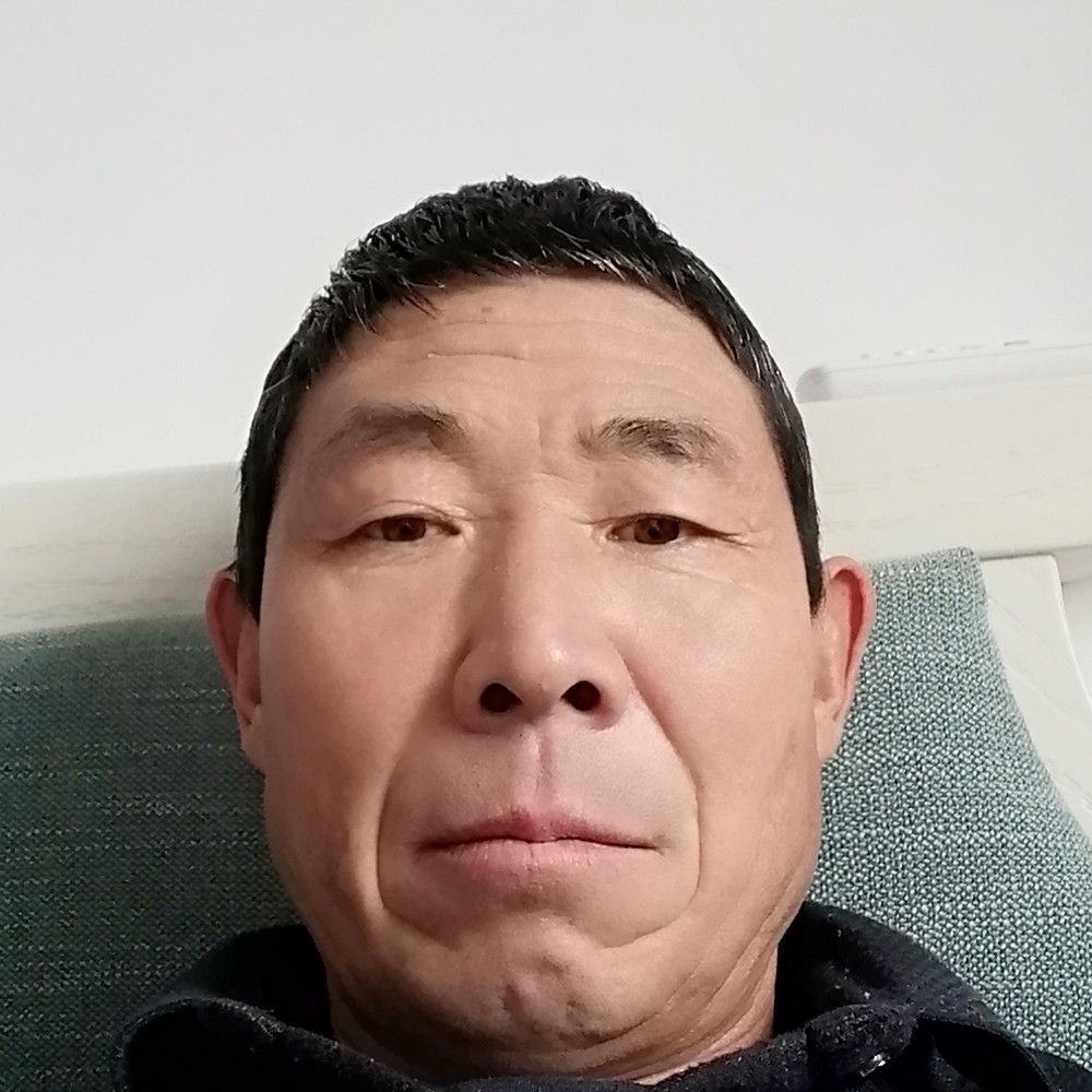 俏皮漫步樱桃的照片