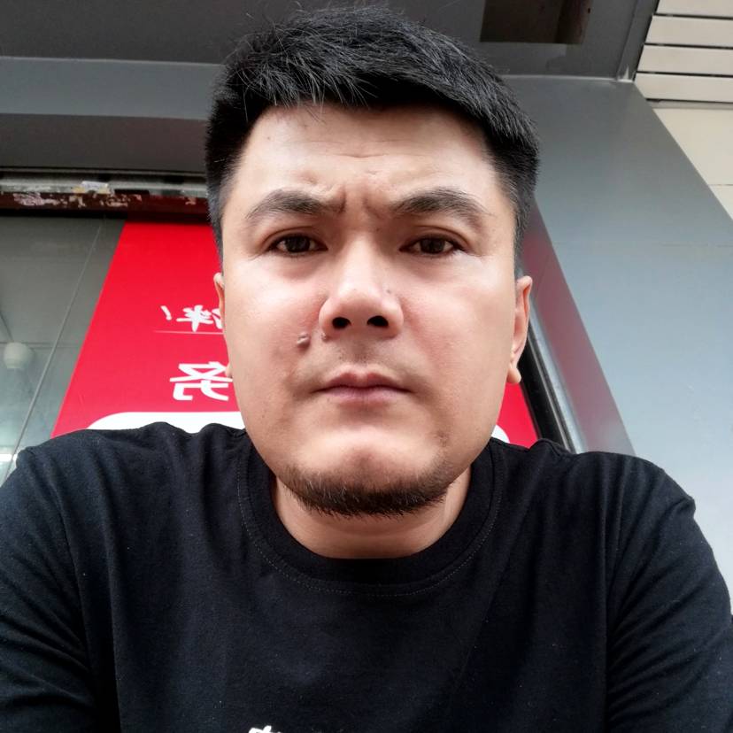 中年丑男的照片