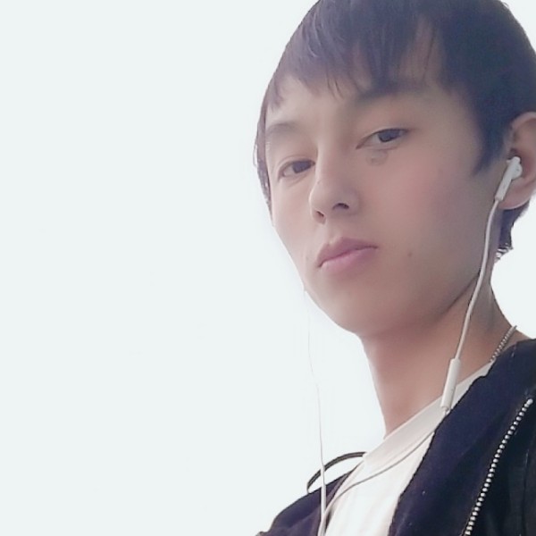 尊云挽手温柔的照片