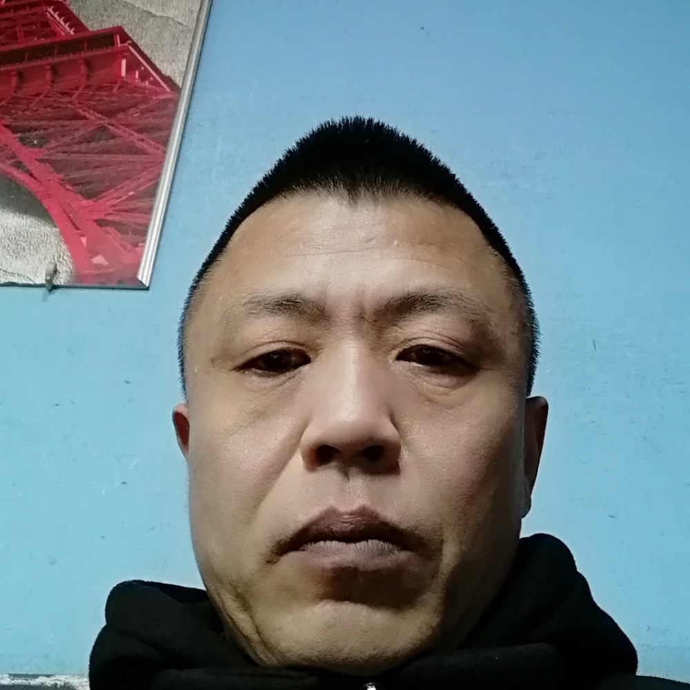 洛尘吃醋高大的照片