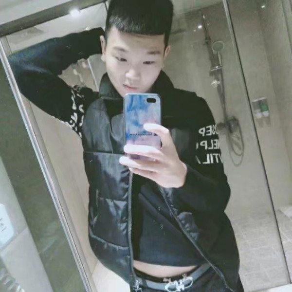 甜美爱墨镜的照片