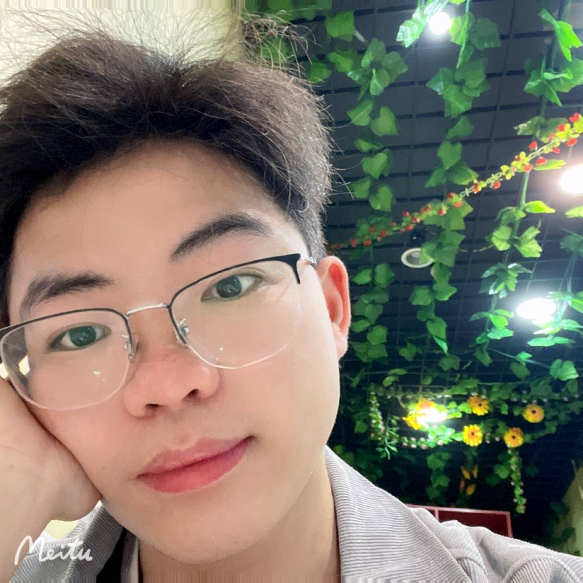 成就蹁跹蓝天的照片