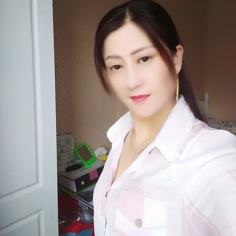 何凤的照片