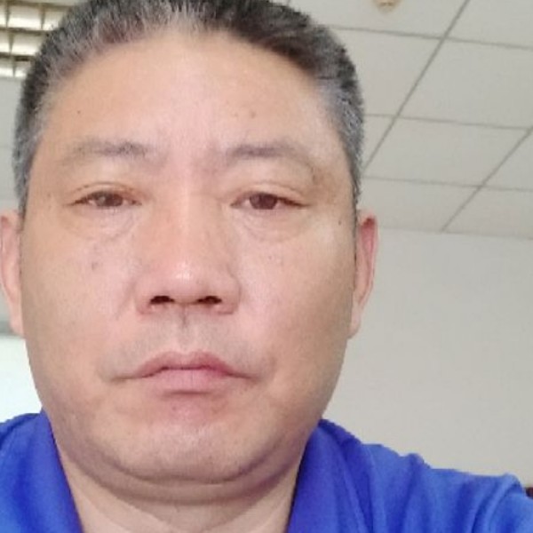 狗就欢呼的照片