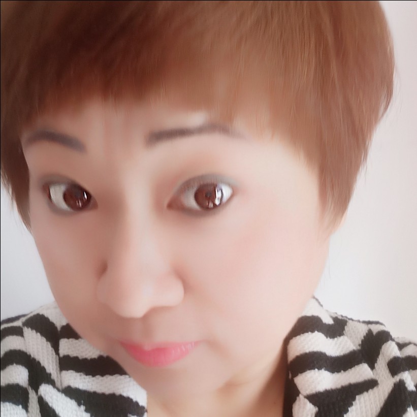 心锁和一个人的照片