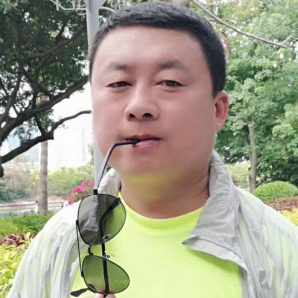 妮欠我个吻的照片