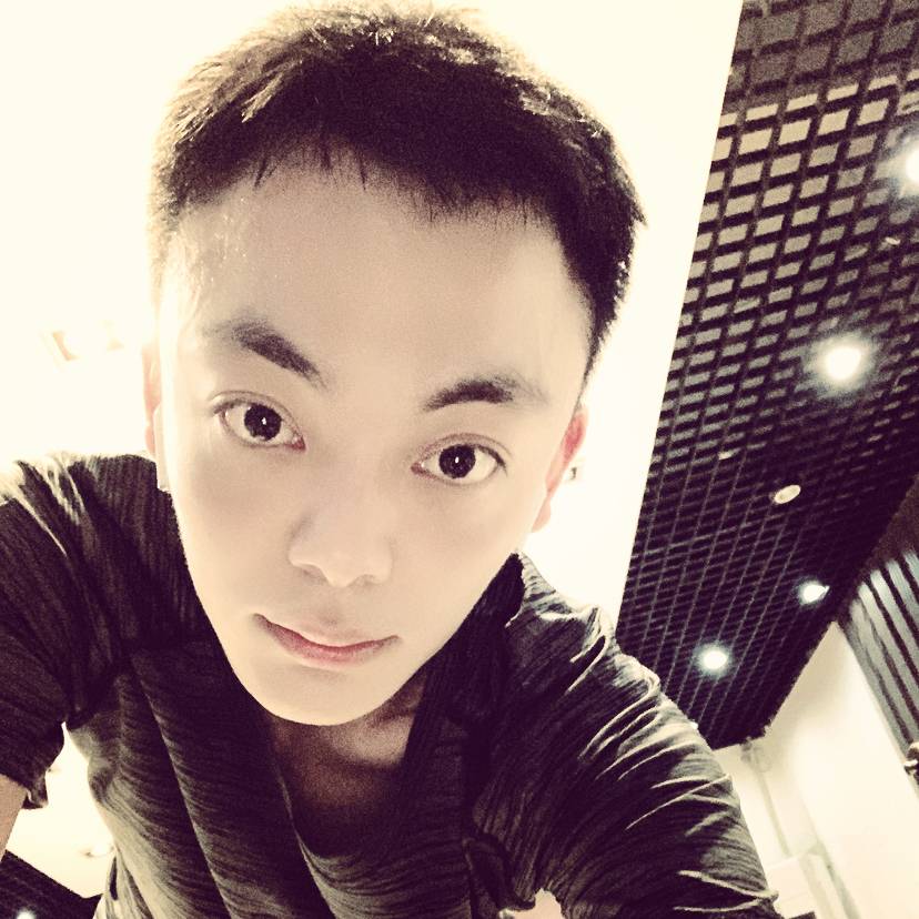 稳重邂逅帅哥的照片