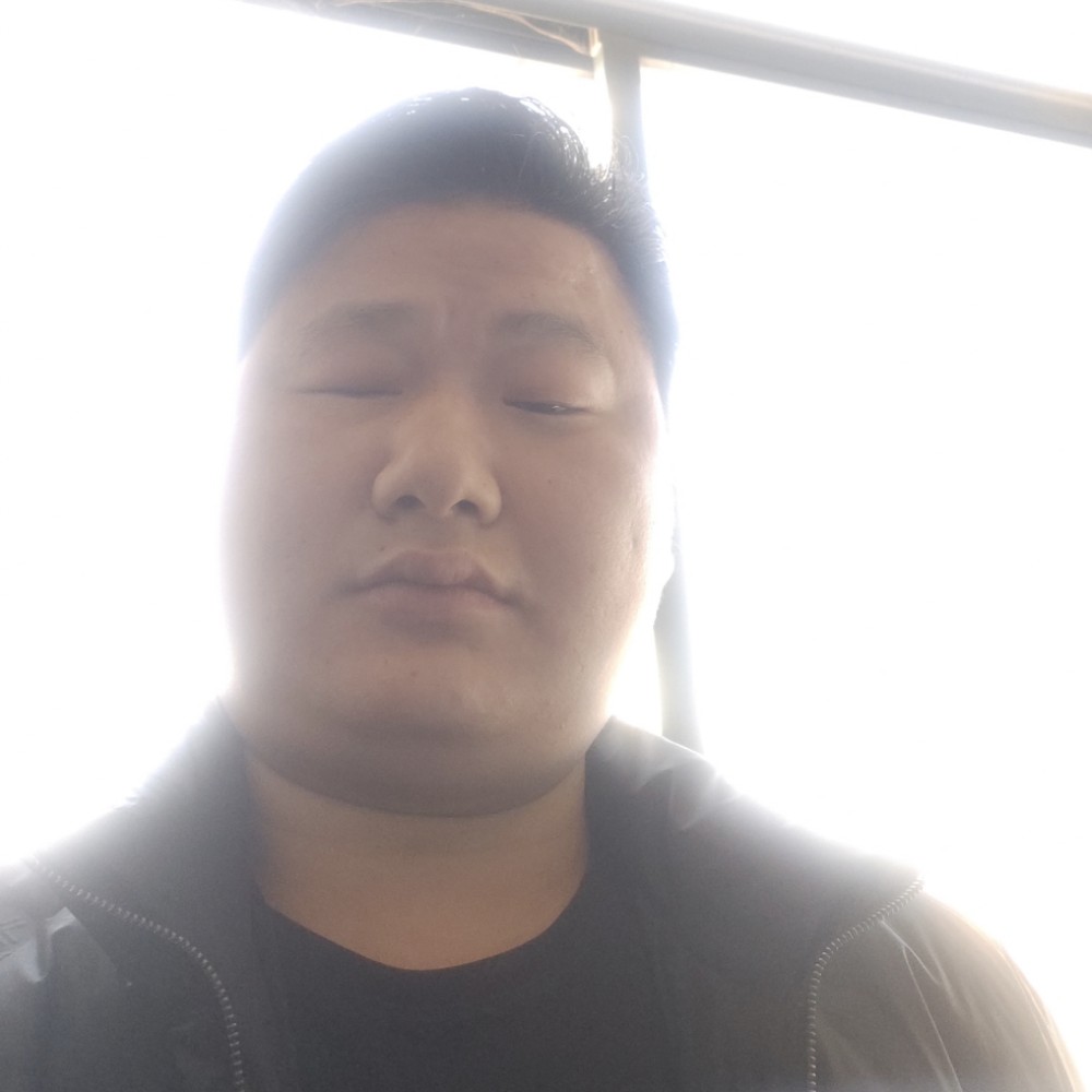 激动踢诺言的照片