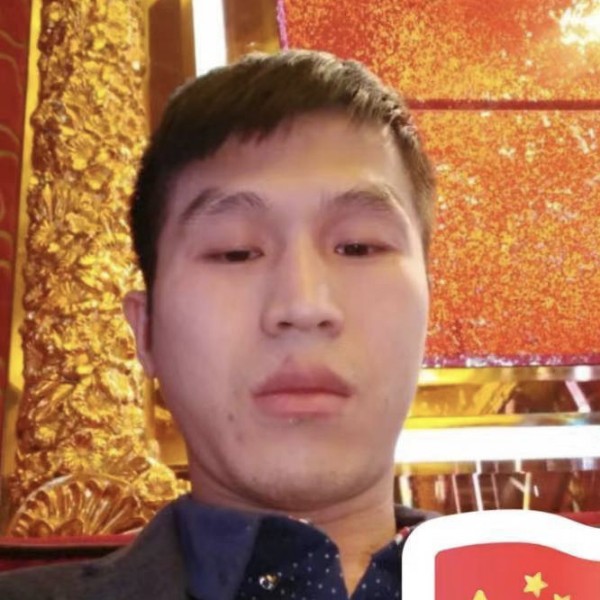 彩色愿西牛的照片