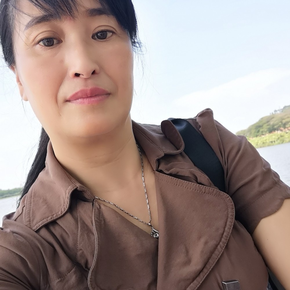 干净拾忆茉莉的照片