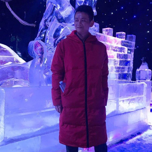 睫毛膏打迷人的照片