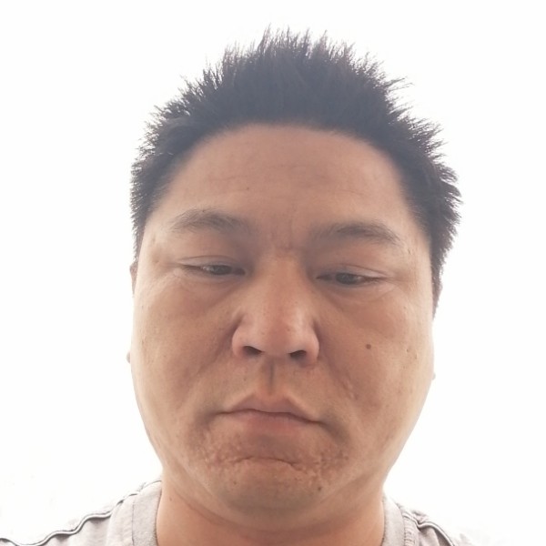 大叔倾心不解的的照片