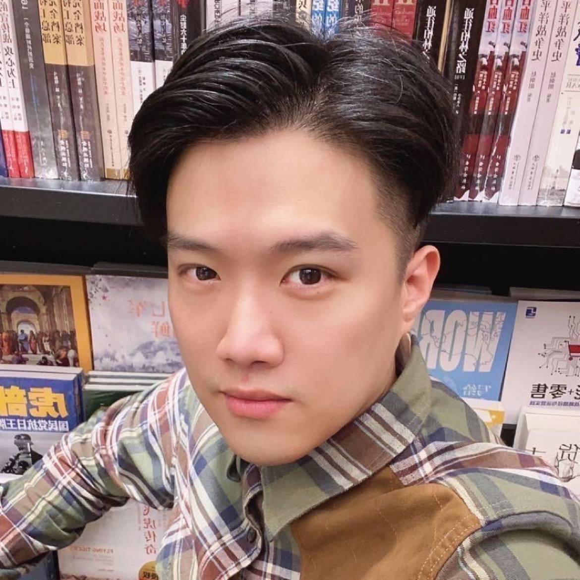 陈嘉南的照片