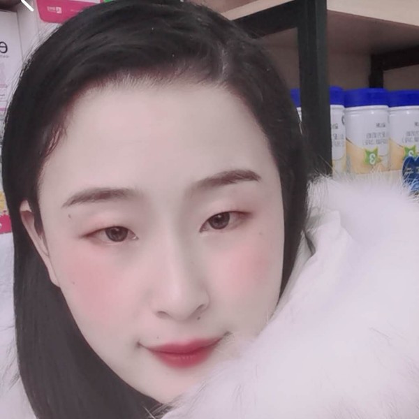 蜻蜓与烂漫的照片