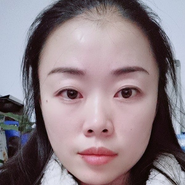赵颖荷的照片