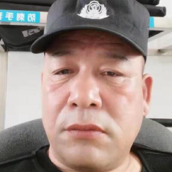 绿草保卫疯狂的照片