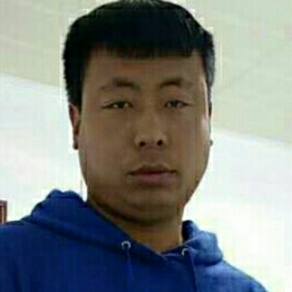 男人流血不流泪的照片