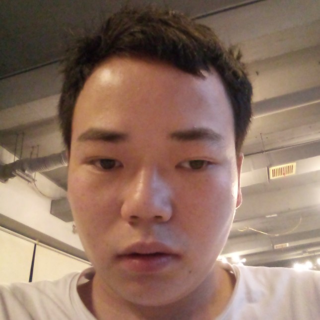 专一和手链的照片