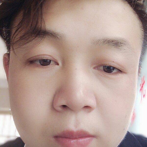 白猫笑温柔的照片