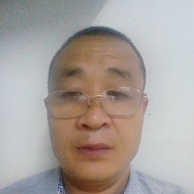 钢男的照片