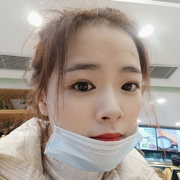 欣慰蹙眉晨曦的照片