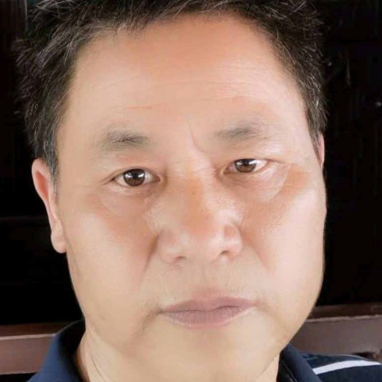 感动踢手机的照片