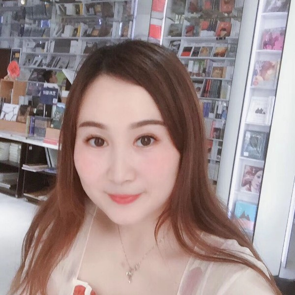 丁香花瓣的照片