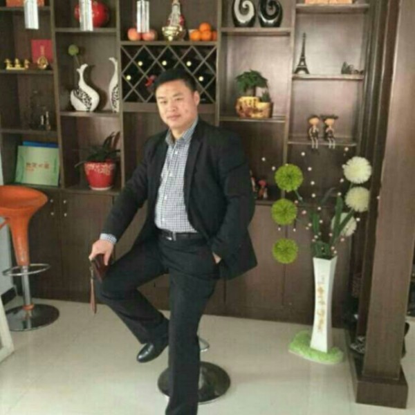 严肃的照片