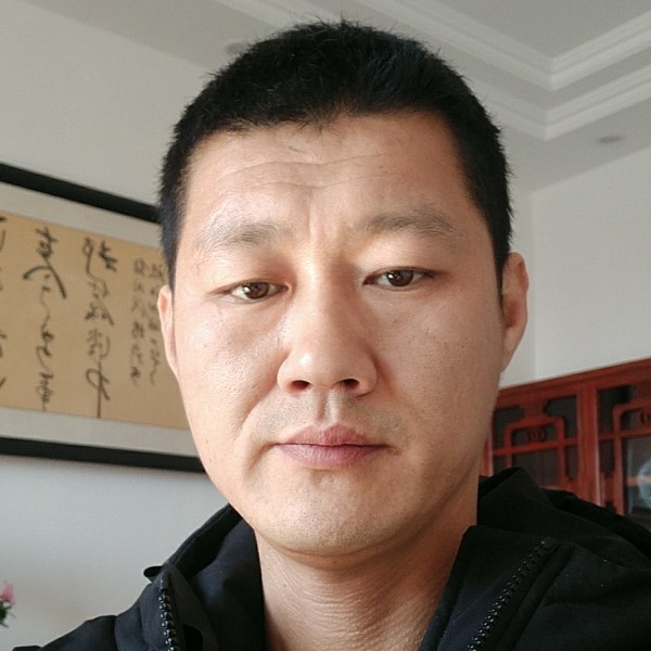 迷路男孩的照片