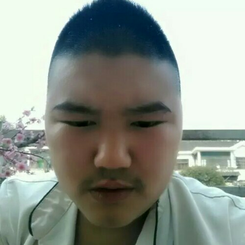 踮起脚尖跟你拥吻的照片