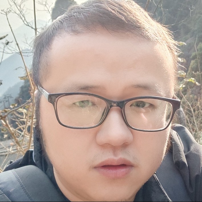 小懒虫闻玩命的照片