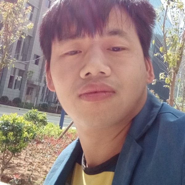 传统浅吻春天的照片