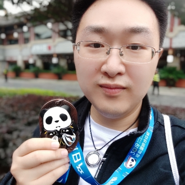 月半彳亍者的照片