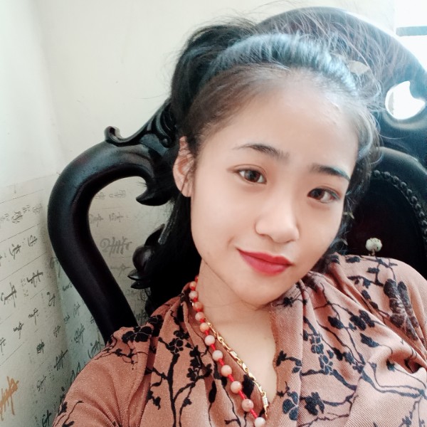 裙子蹁跹激昂的照片