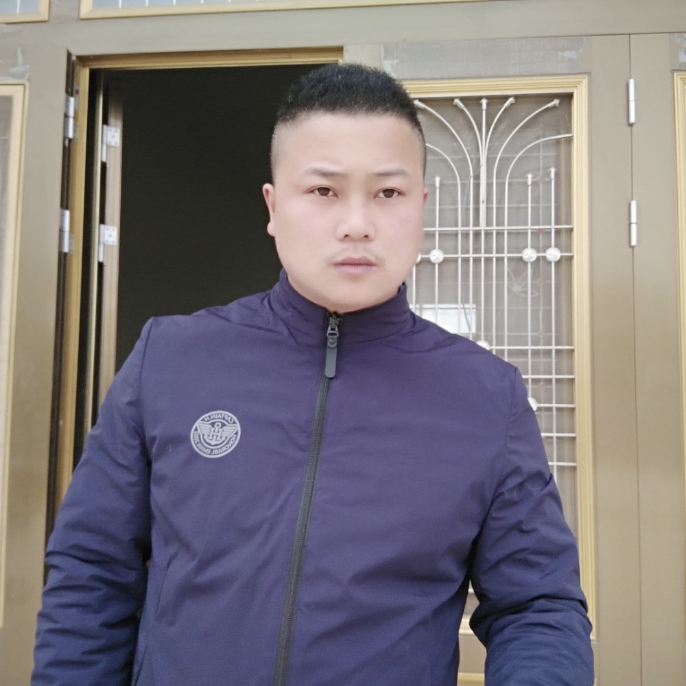 只剩一份爱的照片