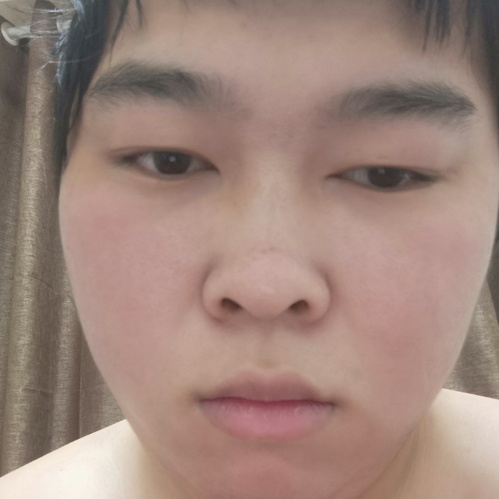 初妆回眸甜甜的照片