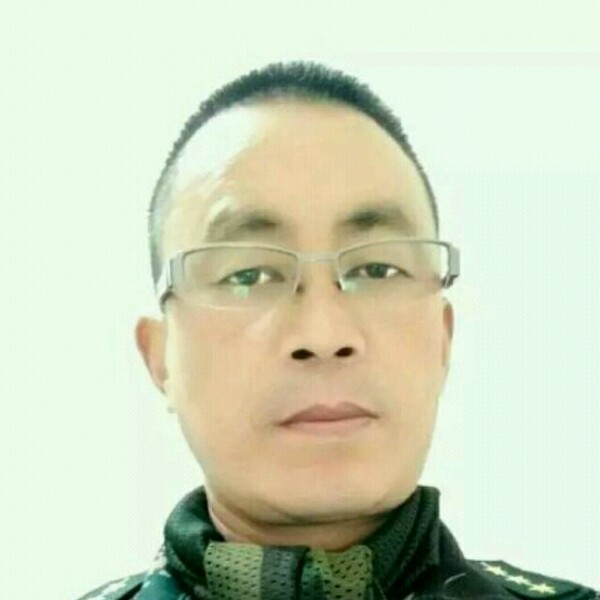 肖丁的照片