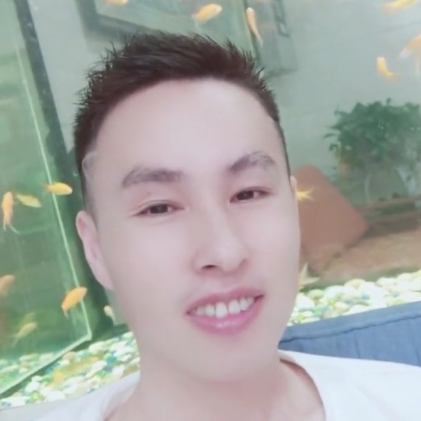 无聊张信的照片