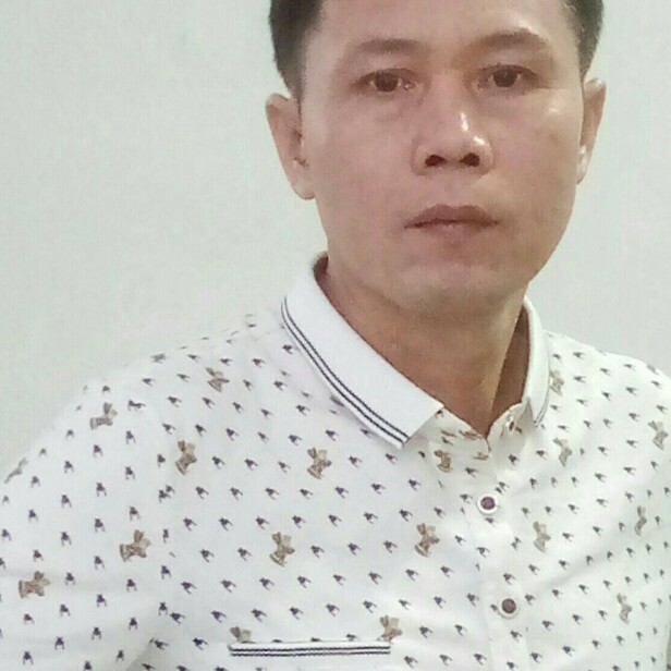 小懒猪回首灵巧的照片