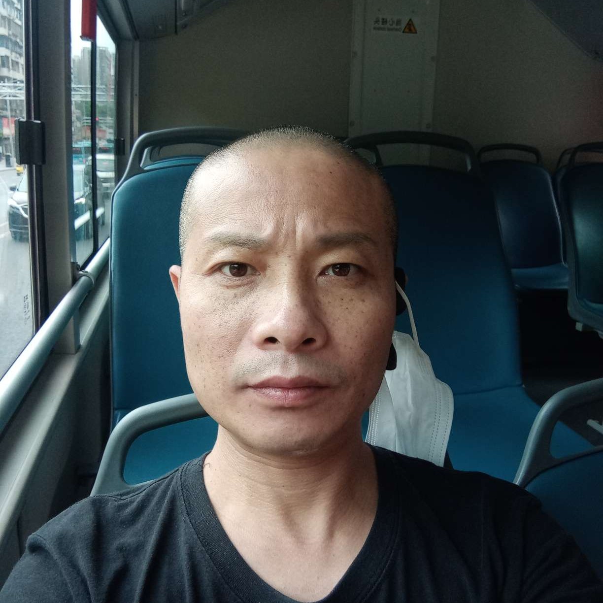 努力的砖头的照片
