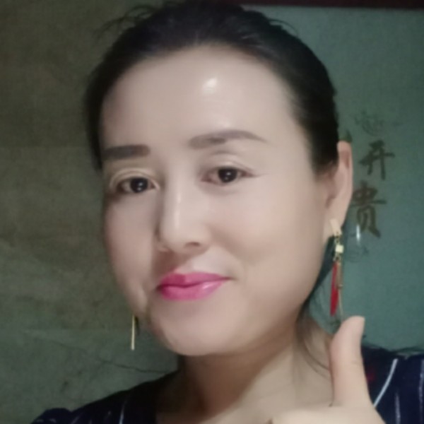 口红爱漠然的照片